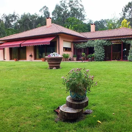 Una Casa Con Bosque De Robles Bergondo