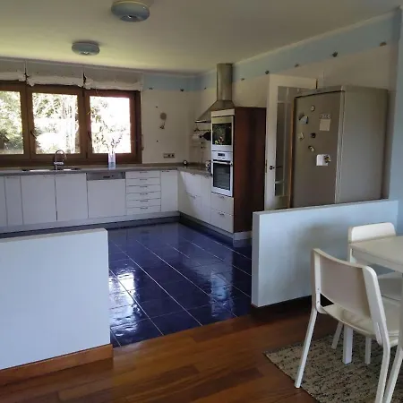 Una Casa Con Bosque De Robles Villa Bergondo